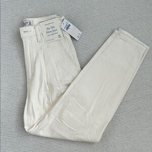 NWT! Abercrombie & Fitch The 80s Mom Jean Ultra High Rise Cream Size 00